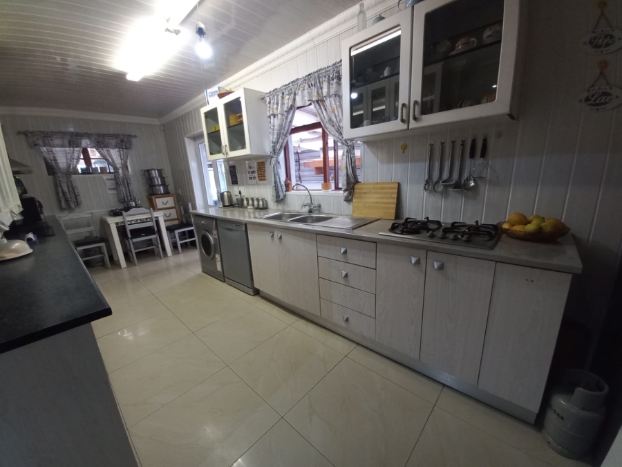 4 Bedroom Property for Sale in Lentegeur Western Cape